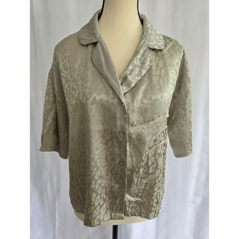 Nicole Miller NY Olive Green Leopard Print Button Down‎ Short Sleeve Top